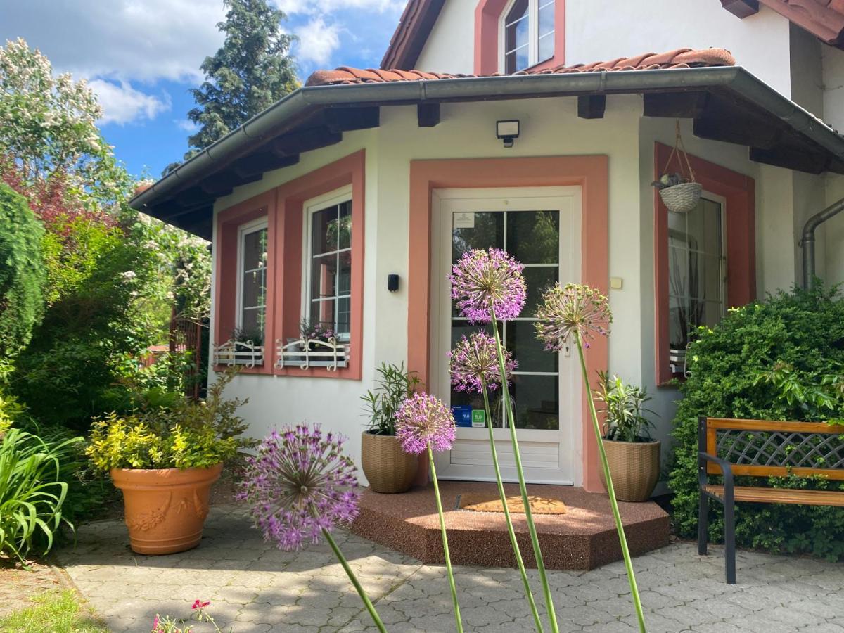 Vila Evio Trebon Luaran gambar