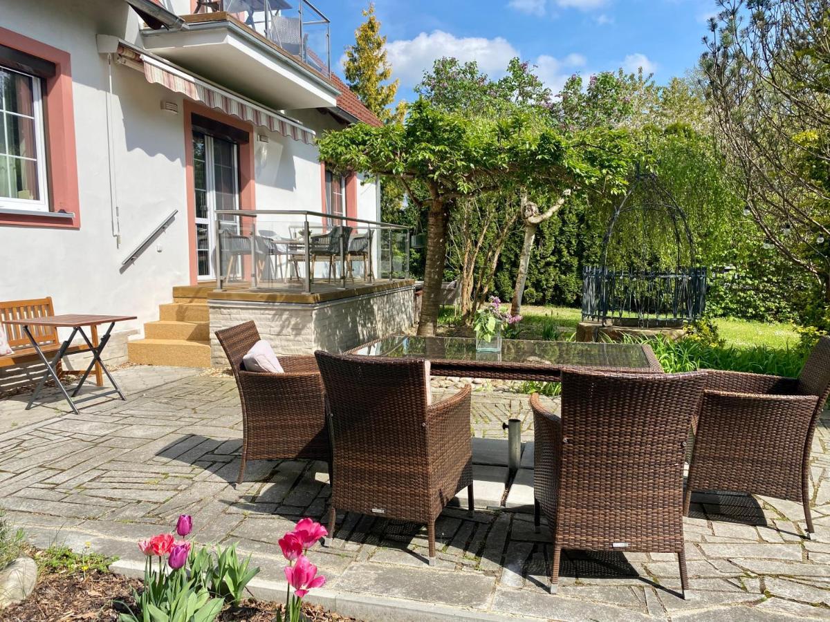 Vila Evio Trebon Luaran gambar